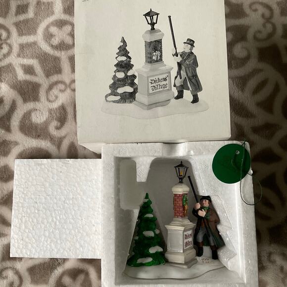 Ye old lamplighter department 56 Dickens Village series new unused - Picture 2 of 2